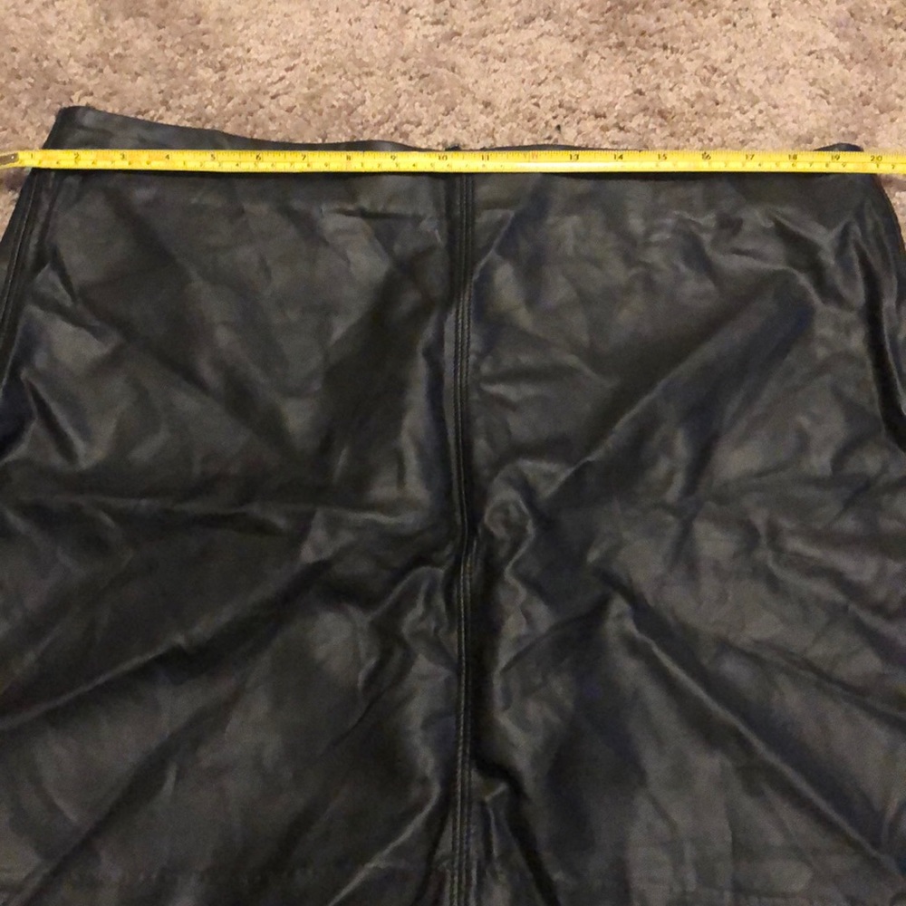 Faux leather mini - Picture 2 of 4